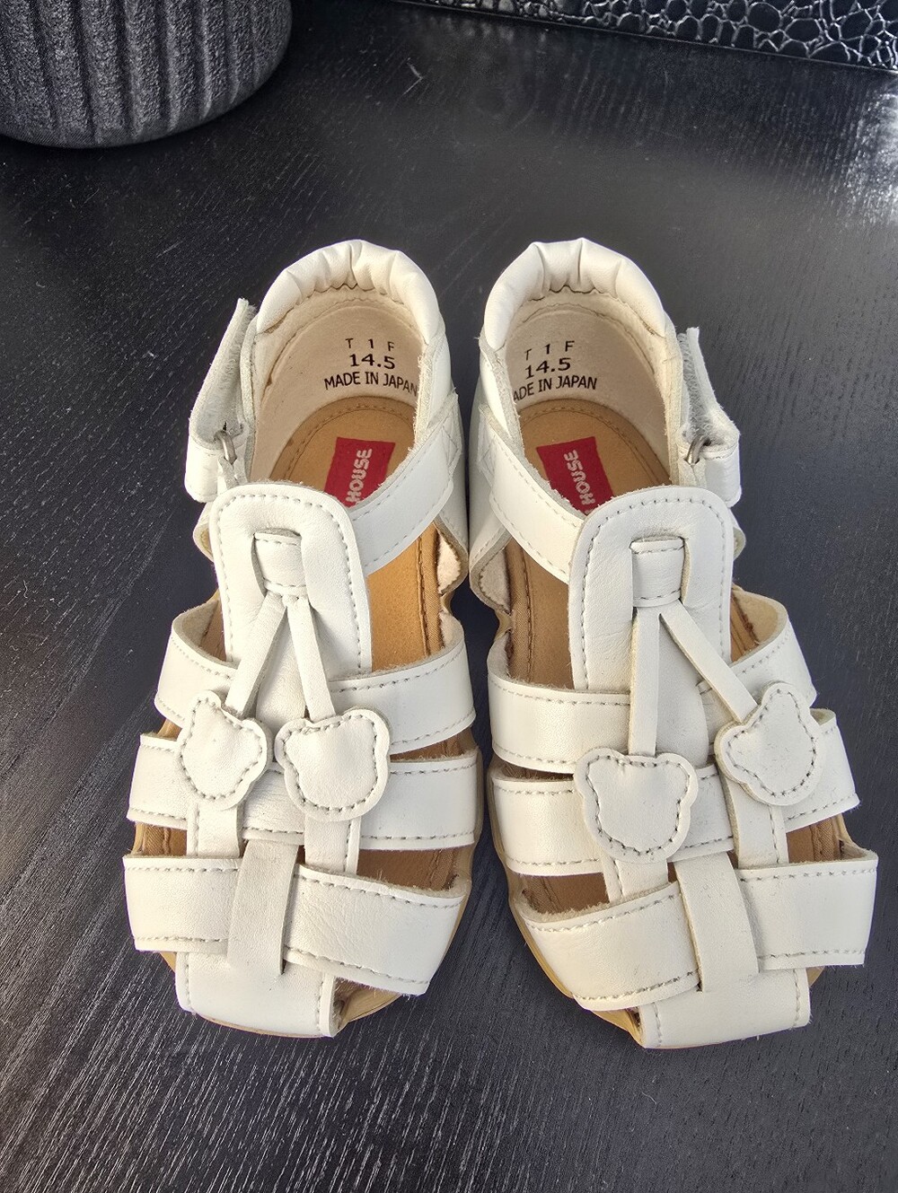 Miki House White Toddler Leather Sandals with Heart Accents Size 14.5